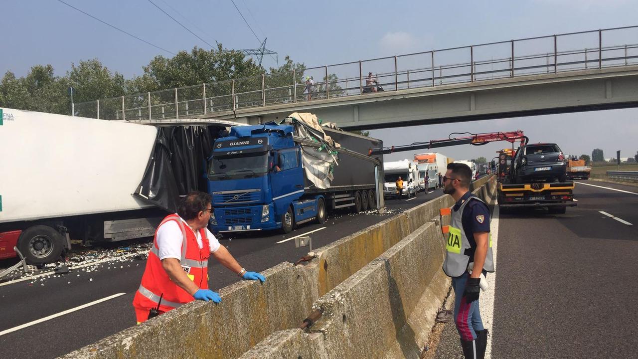 Ancora incidenti fra mezzi pesanti (foto archivio)