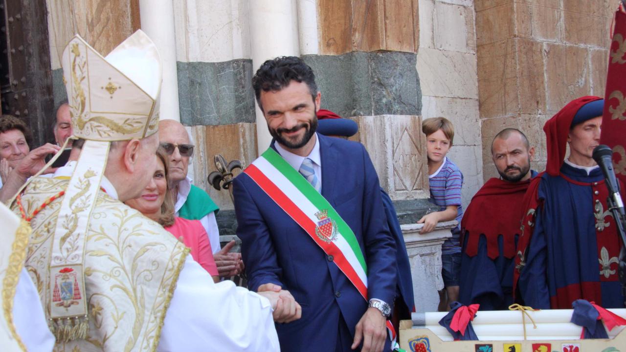 La benedizione dei ceri (foto Batavia)