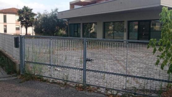 La farmacia si sposta e raddoppia ma rimarrà chiusa due settimane 