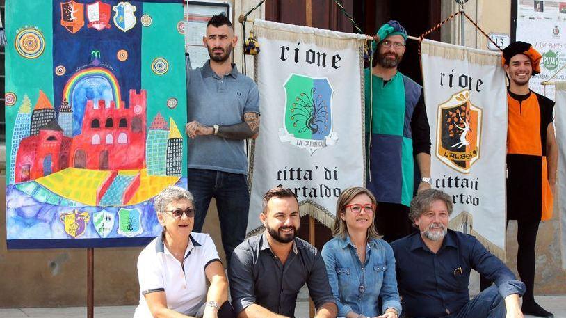 I sei popoli di Certaldo a caccia del cencio realizzato da Santini