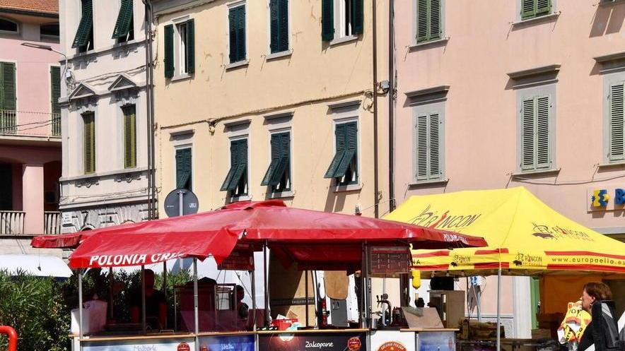 Inaugurato in piazza Martiri il 12esimo Mercato Europeo