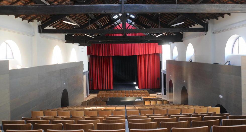 Posti a teatro, è polemica «I migliori vanno ai soliti» 