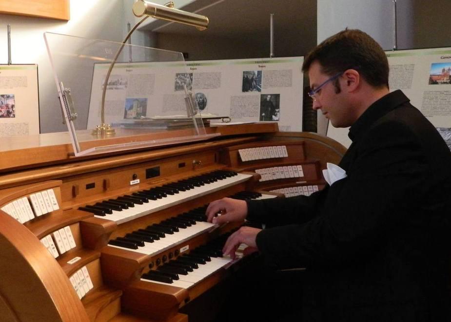 “Soli Deo Goria”, Golizio all’organo 