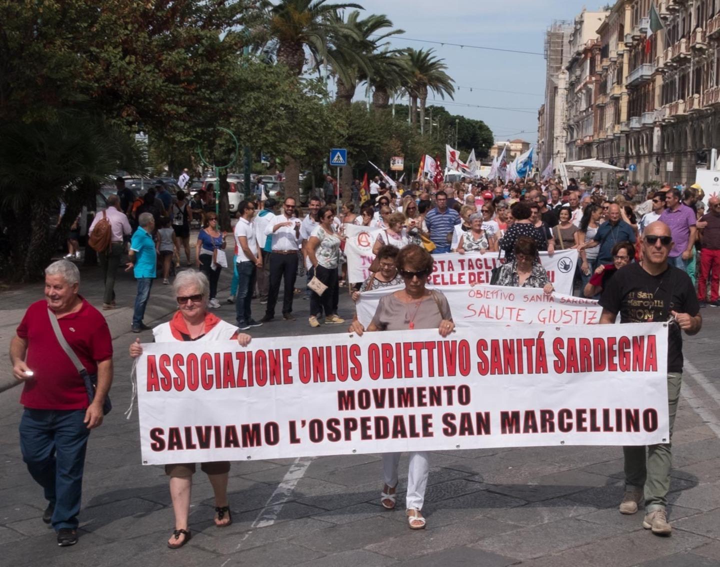 Ospedali, in 300 contro la riforma 