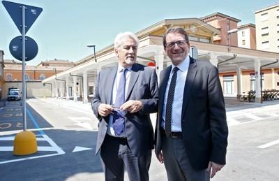 L'assessore Gabriele Giacobazzi con il sindaco Gian Carlo Muzzarelli