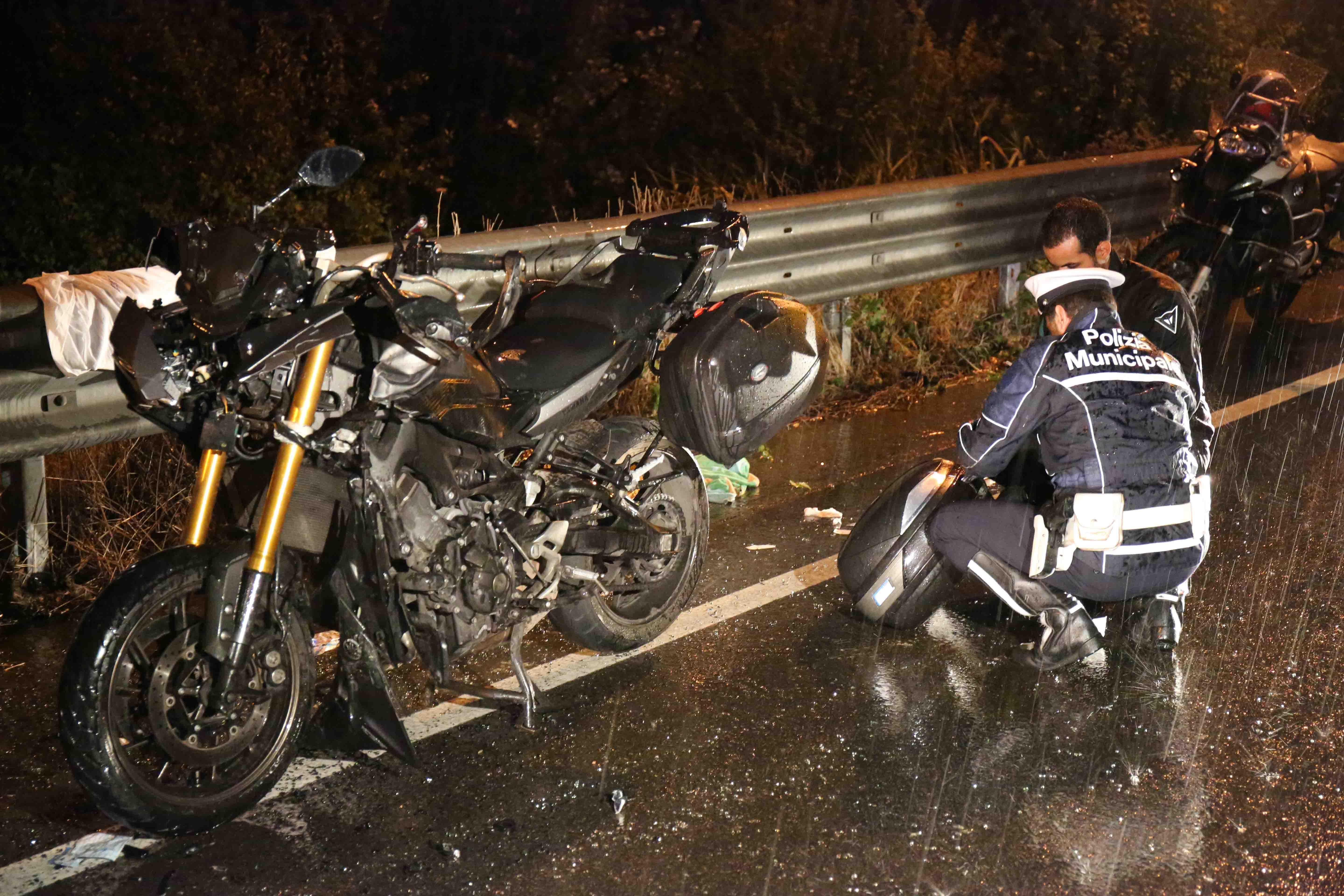 Reggio Emilia: schianto sul "Calatravino", gravi due motociclisti 