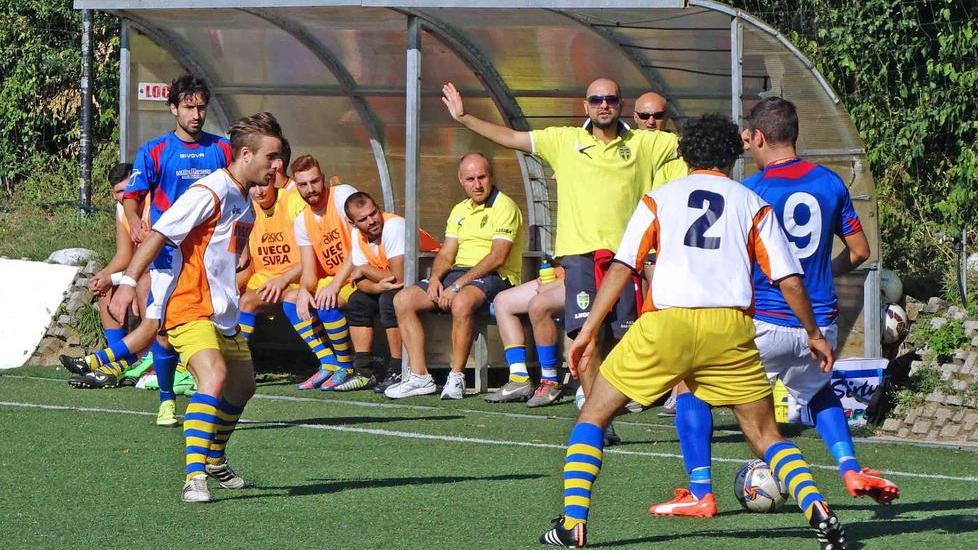 Un'azione di gioco in Terza Categoria