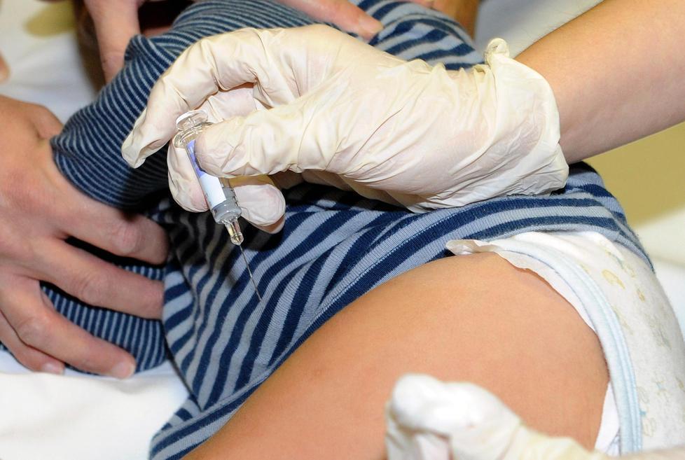 Vaccini, oltre 10mila bambini fuori regola