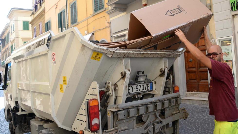 Rifiuti, nella zona industriale debutta la bolletta del futuro