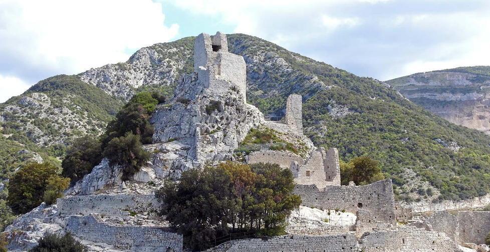 Visita di sera all’Acropoli e nordic walking a Campiglia 