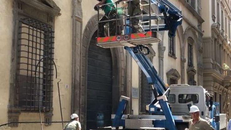 Operai di nuovo in aria nel luogo della tragedia