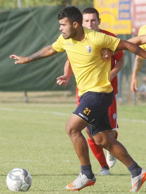 Louzada cerca un posto in attacco 