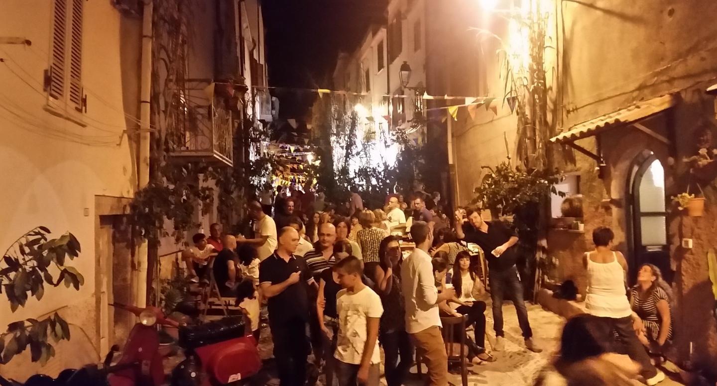 Bosa abbraccia Sa Costa nella festa di Regnos Altos 