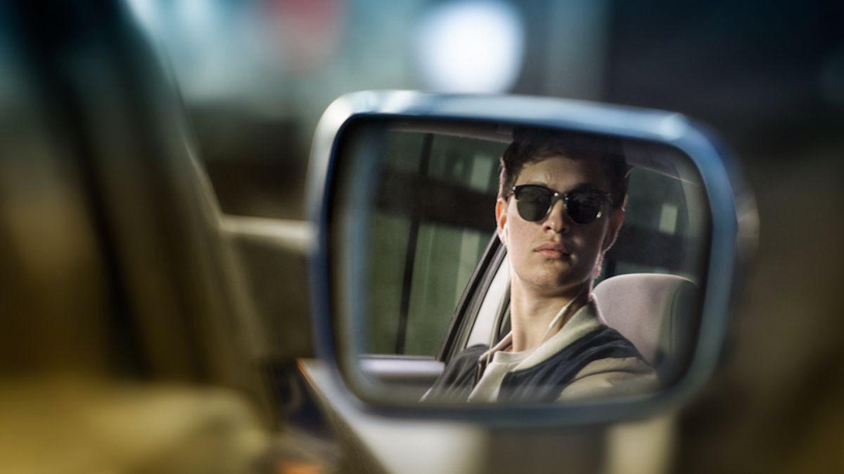 Ansel Elgort protagonista del film "Baby Driver - Il genio della fuga"