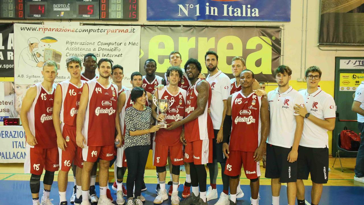 La Grissin Bon alza il trofeo Bertolazzi