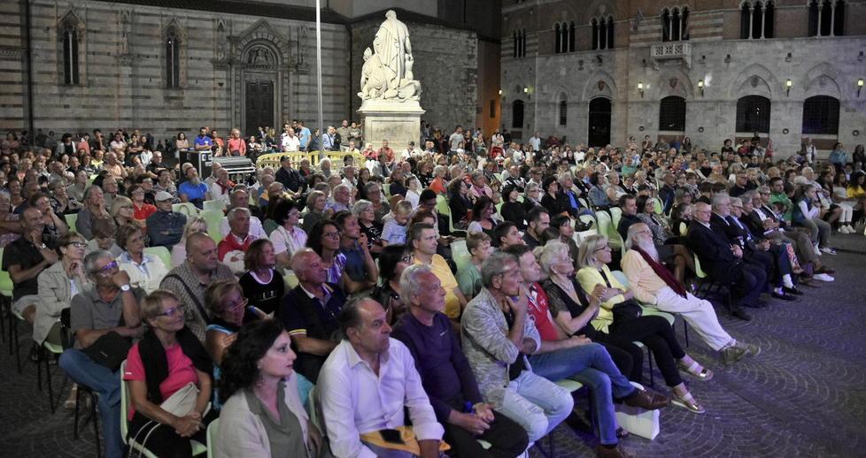 Da piazza Dante alla Cava, la gioia di partecipare 