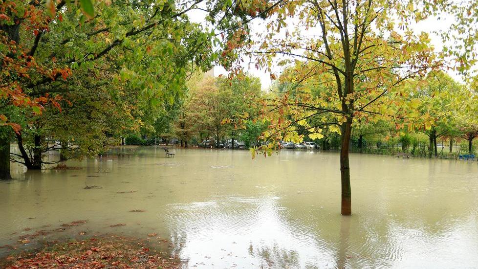 Si rompe un tubo: tangenziale sott’acqua