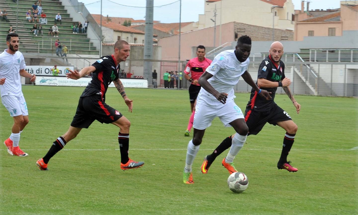 Olbia, pari di rigore contro il Piacenza 