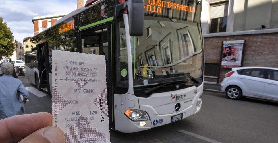 Per un biglietto del bus il parcheggio è gratuito