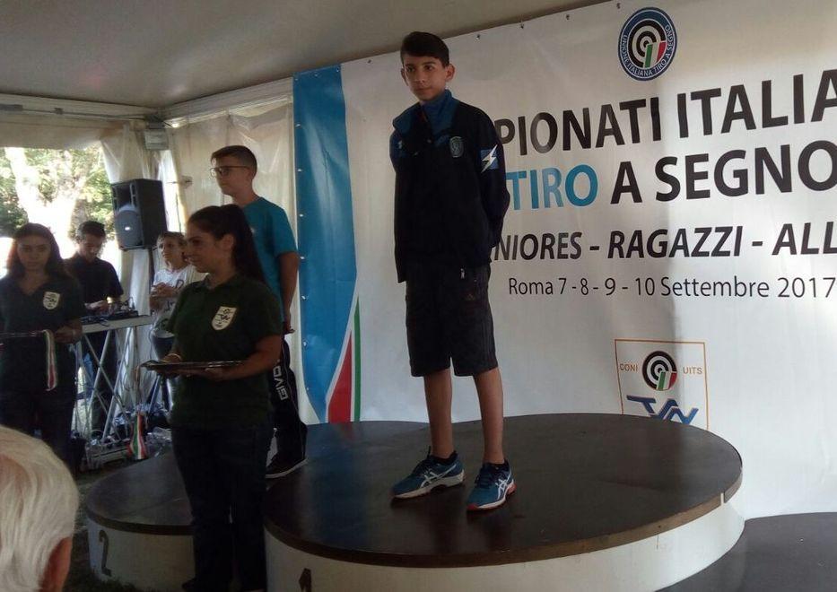 La pistola di Arrighi è tutta d’oro 