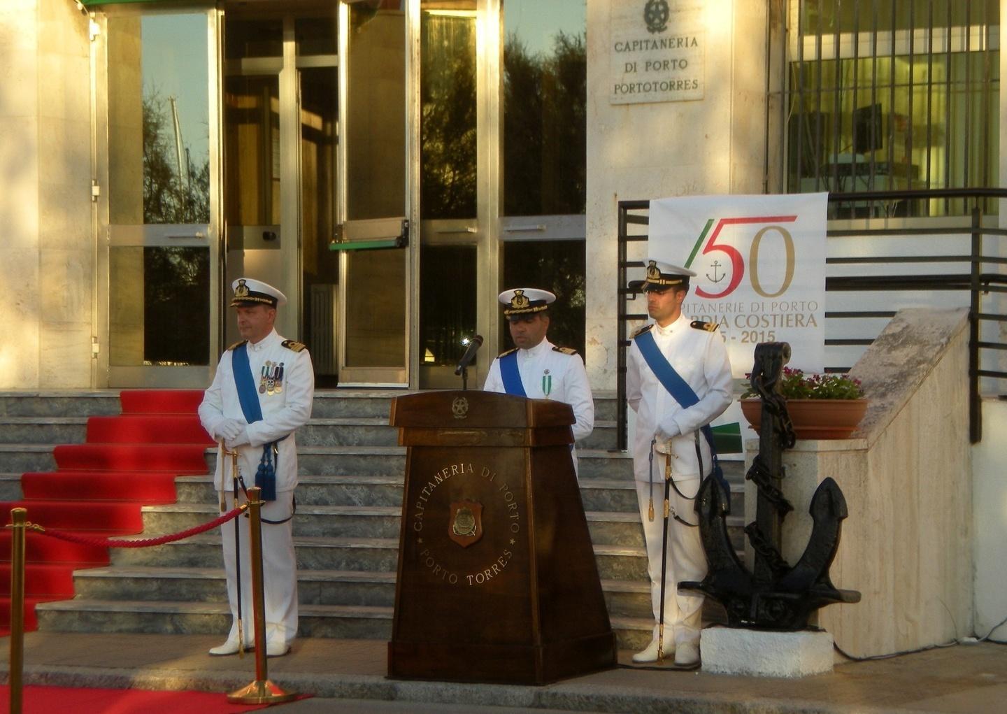 Passaggio di consegne al comando della capitaneria 