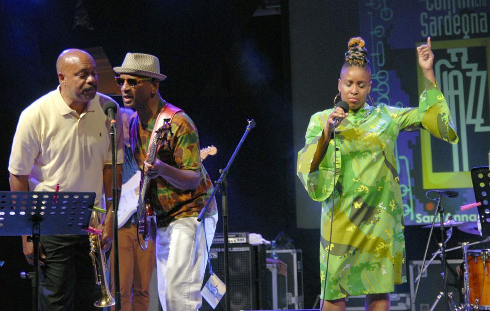 Sipario col calore dei Burnt Sugar 