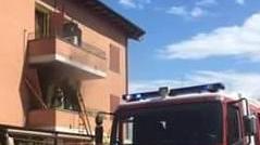 Lavatrice in tilt, rogo in un appartamento