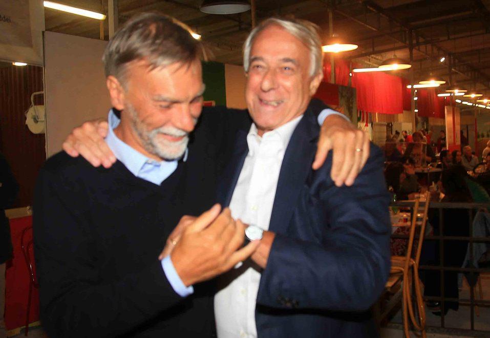 Schermaglie e abbracci tra Delrio e Pisapia 