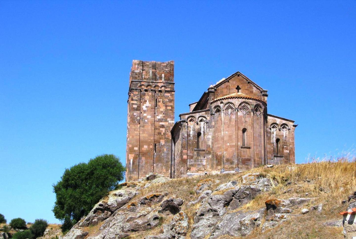 Trekking archeologico intorno a Bisarcio