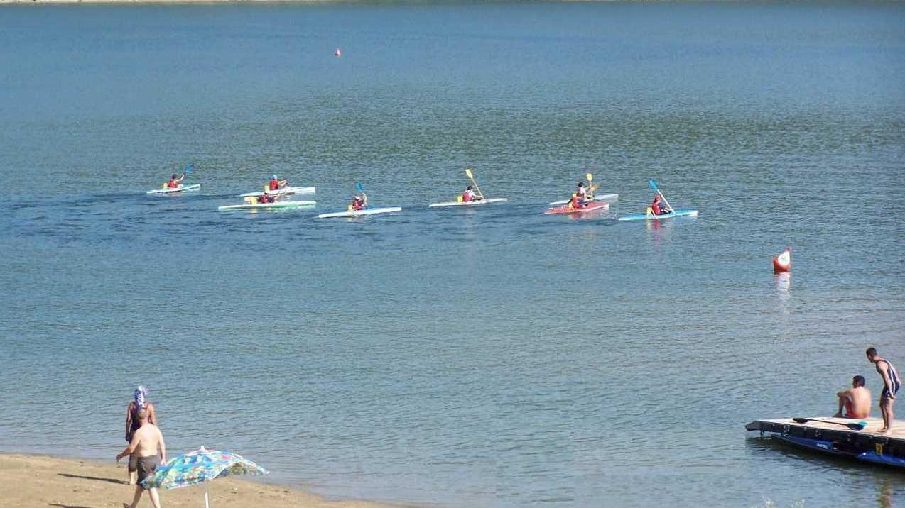 Gavoi, raduno di canoe sul lago di Gusana 