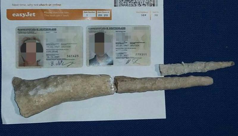 Le stalattiti sequestrate ai due turisti tedeschi (foto Sardegna depredata)