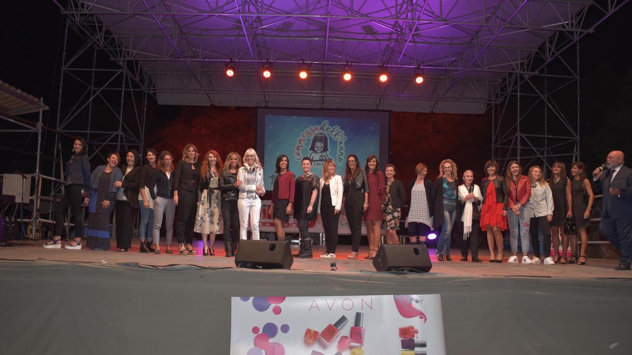 Le commesse sul palco della Cava di Roselle (foto Agenzia Bf)
