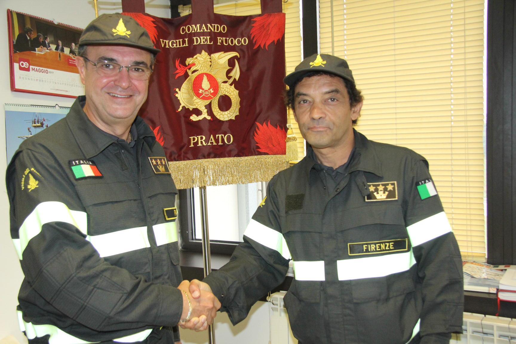 Il comandante uscente Luigi Gentiluomo insieme a Francesco Materazzi (foto Batavia)