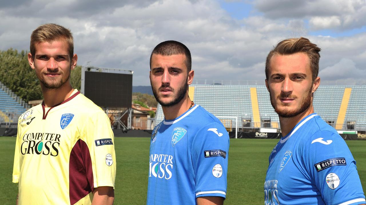 Provedel, il livornese Picchi e Donnarumma con le maglie speciale (foto Empoli Fc)