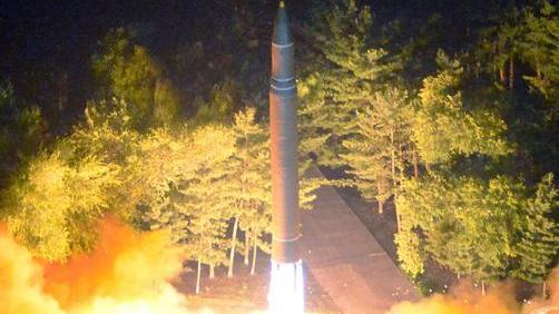 La Corea del Nord lancia nuovo missile: sorvolata l'isola di Hokkaido 
