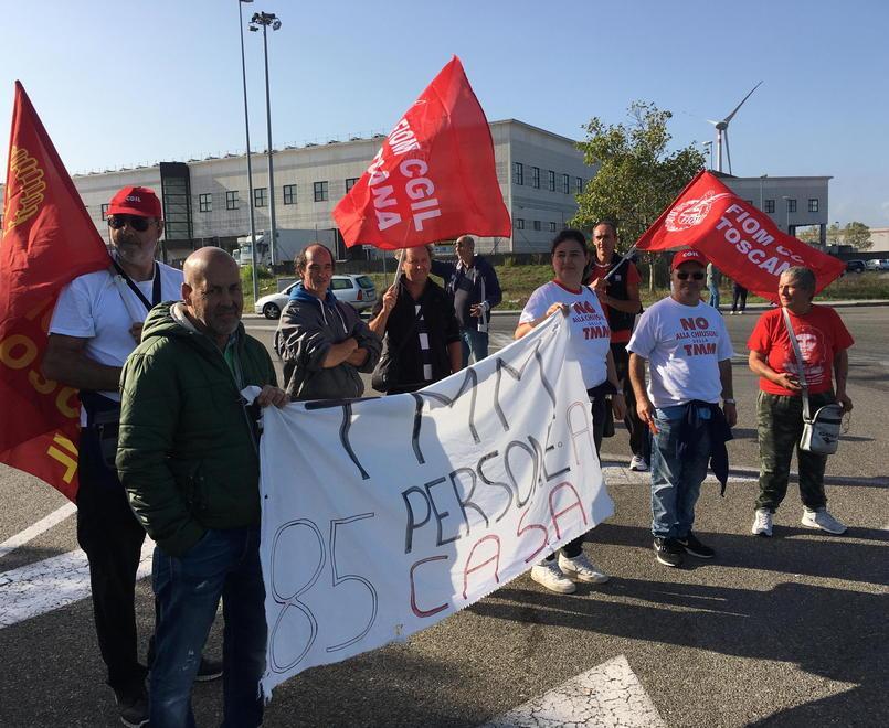 Tmm, gli operai bloccano camion diretti alla Piaggio 