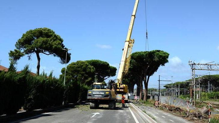 Aurelia chiusa a metà Inagibile un residence