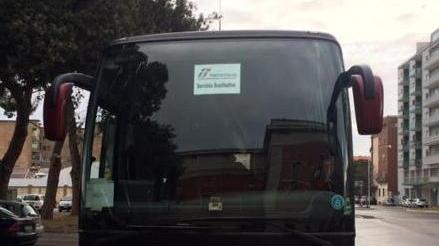 Pendolari infuriati: «Il bus non passa»