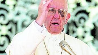 Oggi altre due esequie. Il Papa rivolge una preghiera a Livorno