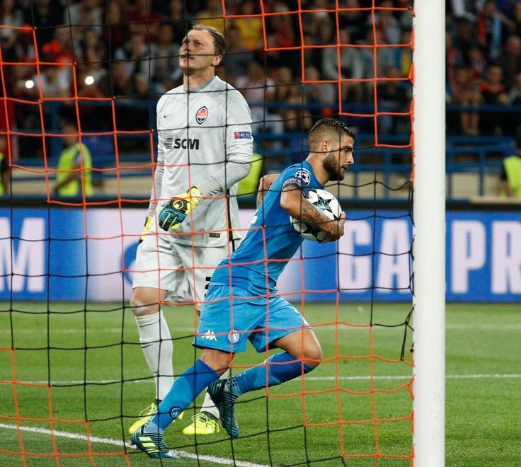 Il Napoli in Ucraina si sveglia tardi Fa festa lo Shakhtar 