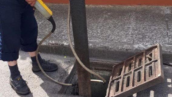 Interventi nelle caditoie per evitare gli allagamenti