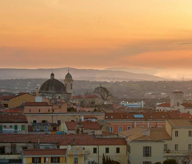 In un libro le vie del centro di Sassari tra monumenti, storie e folklore 