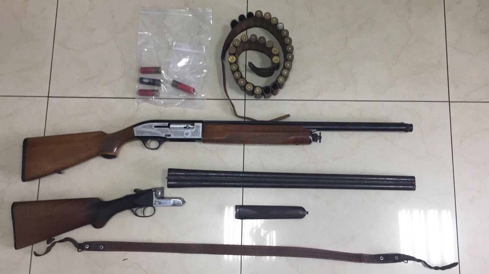 Il pallone finisce nel suo giardino, lui spara a due ragazzini: arrestato per tentato omicidio