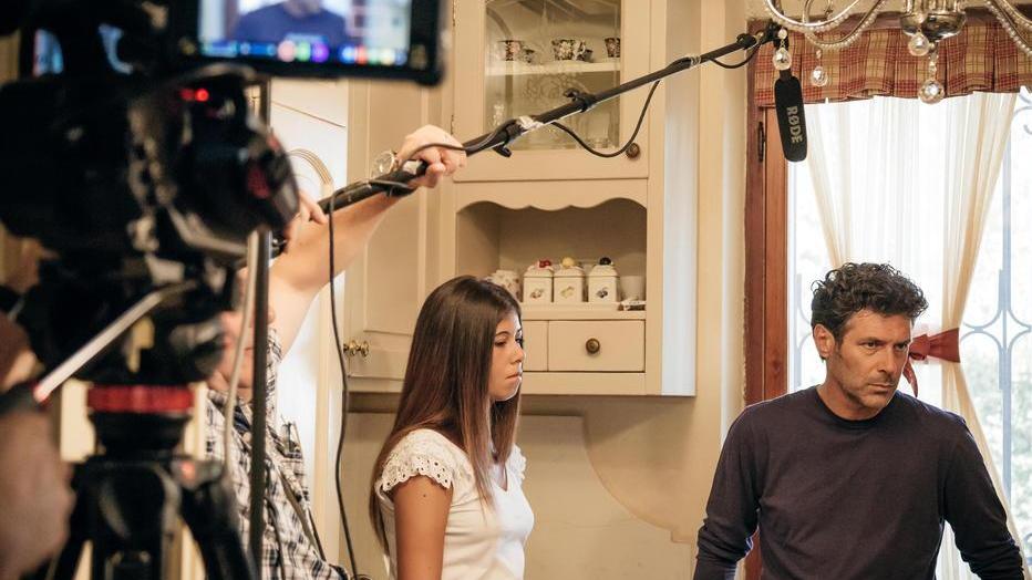 Luna Agostini insieme a Renato Raimo in una scena del cortometraggio