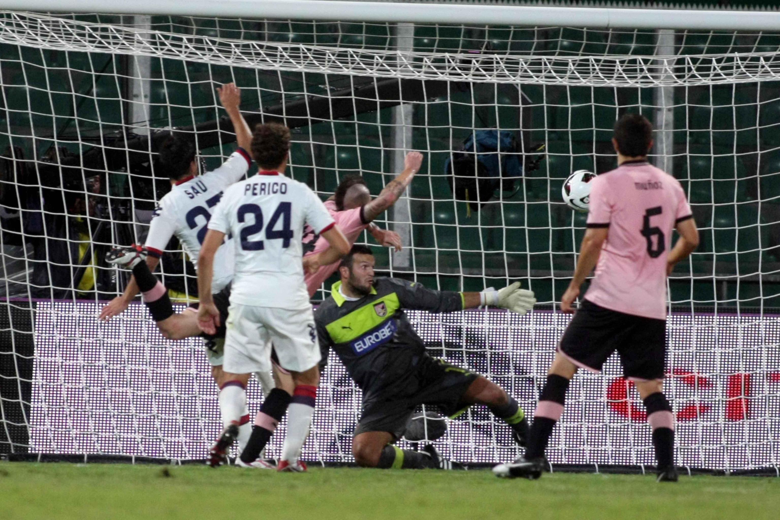 Il 15 settembre 2012 esordio in serie A di Sau con gol a Palermo