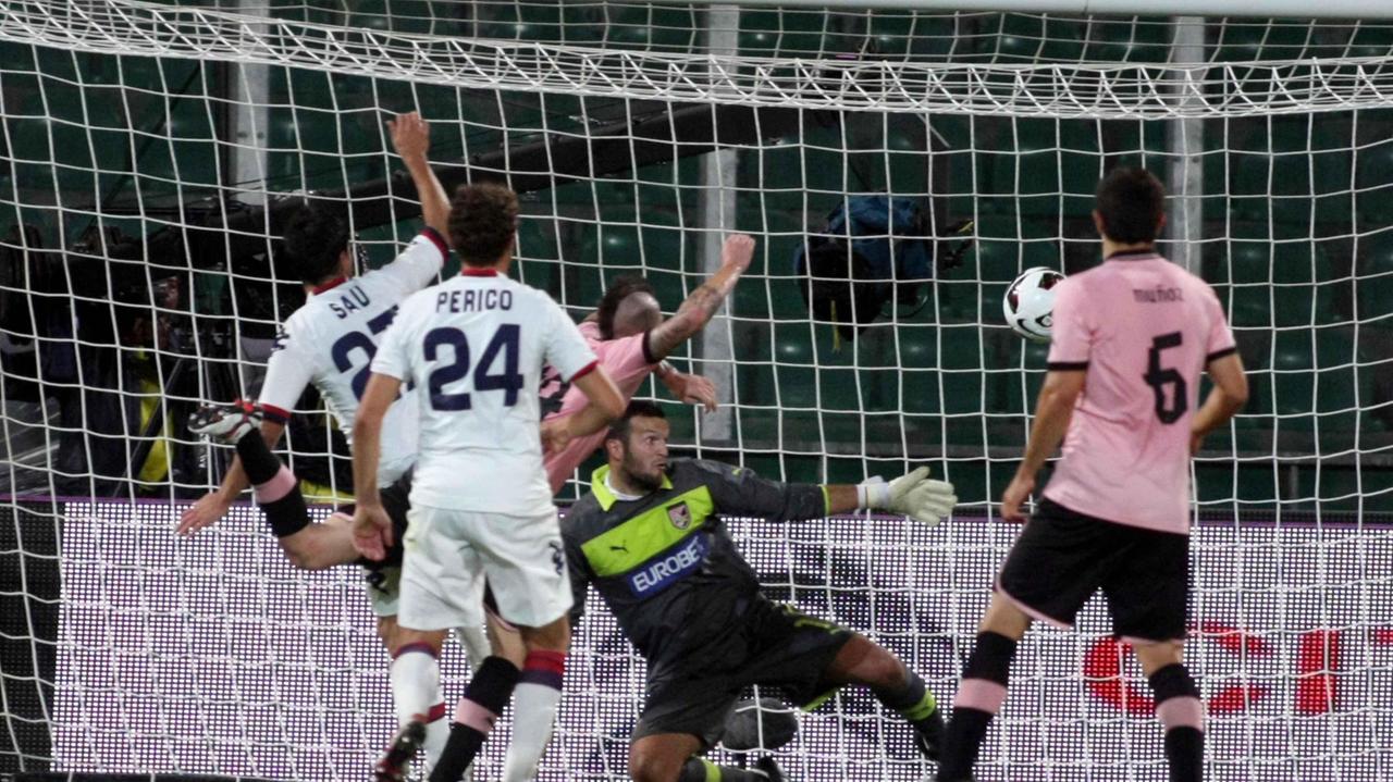 Il 15 settembre 2012 esordio in serie A di Sau con gol a Palermo