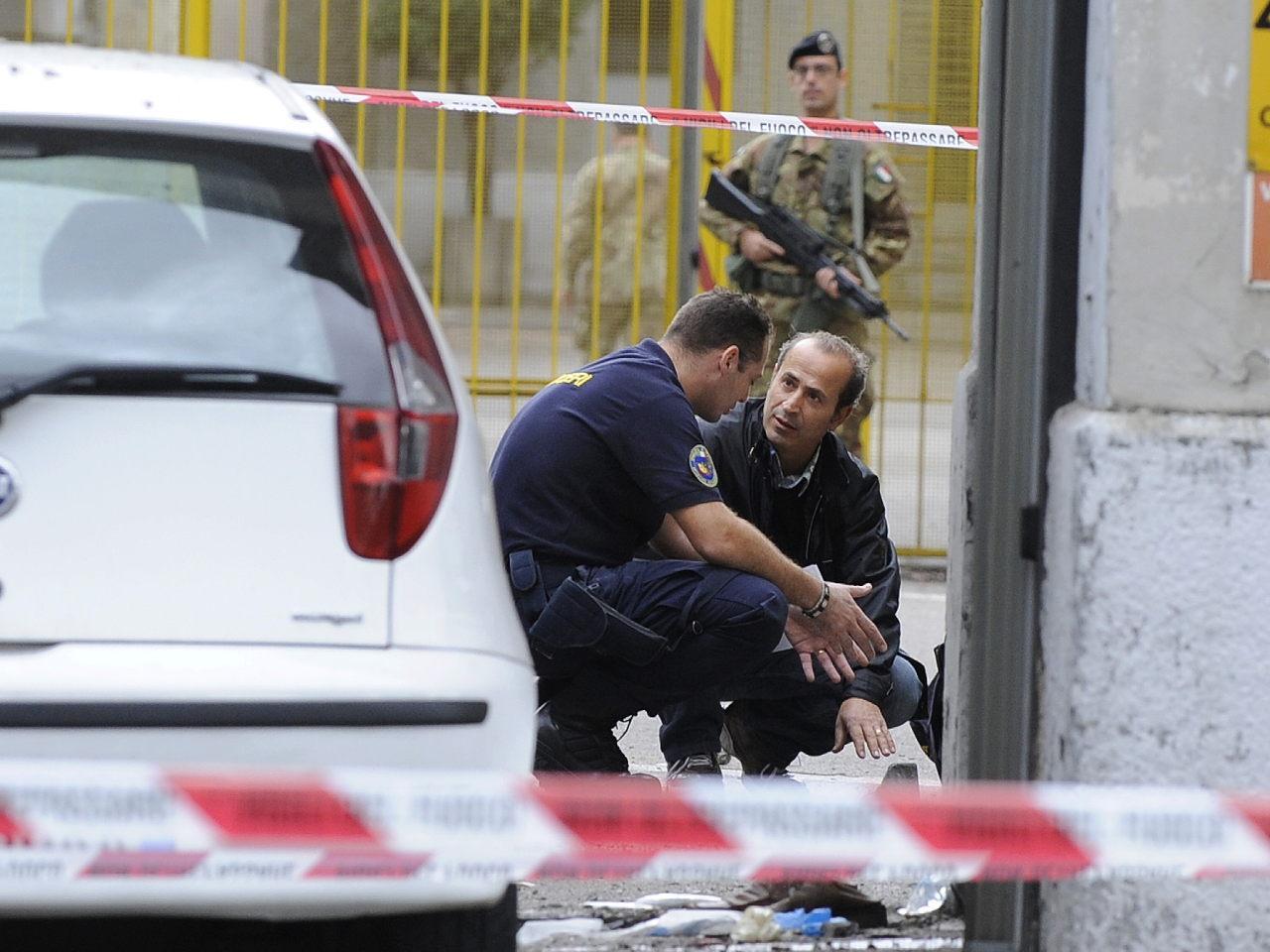 Artificieri dei carabinieri all'opera 