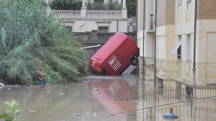 Alluvione Livorno, la app della Regione fece scattare l'allerta sui telefonini alle 21