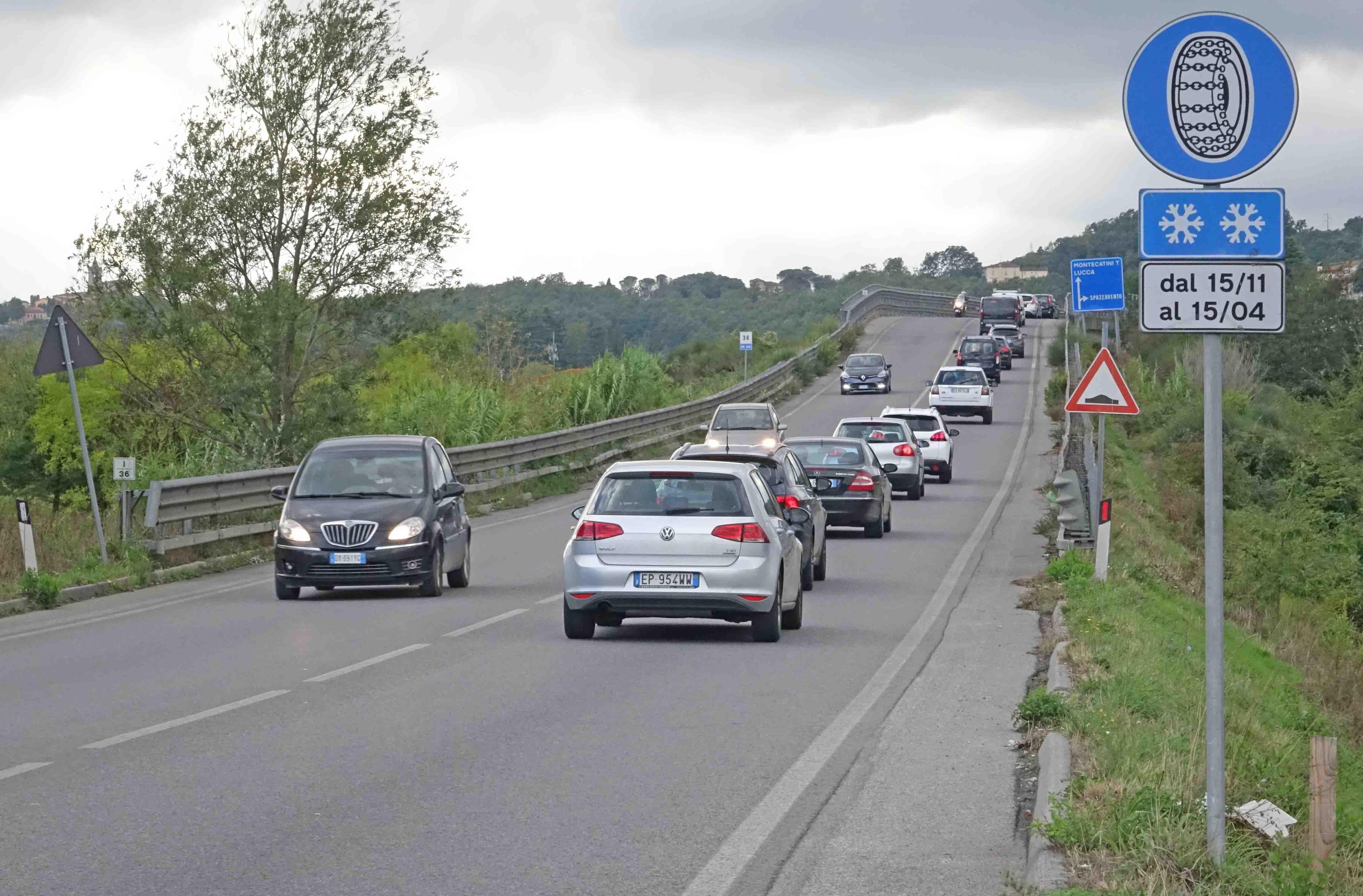 La variante di Spazzavento realizzata vent’anni fa su terreni mai ufficialmente espropriati (foto Gori)
