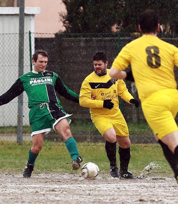 Due gironi con ventisei squadre Calcio d’inizio il 30 settembre 